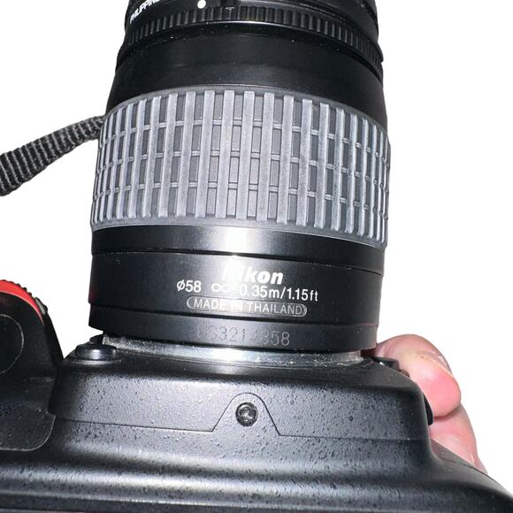 Nikon D80 Digital SLR Camera Bundle - Picture 9 of 16